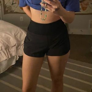✨Never Worn Lululemons shorts✨